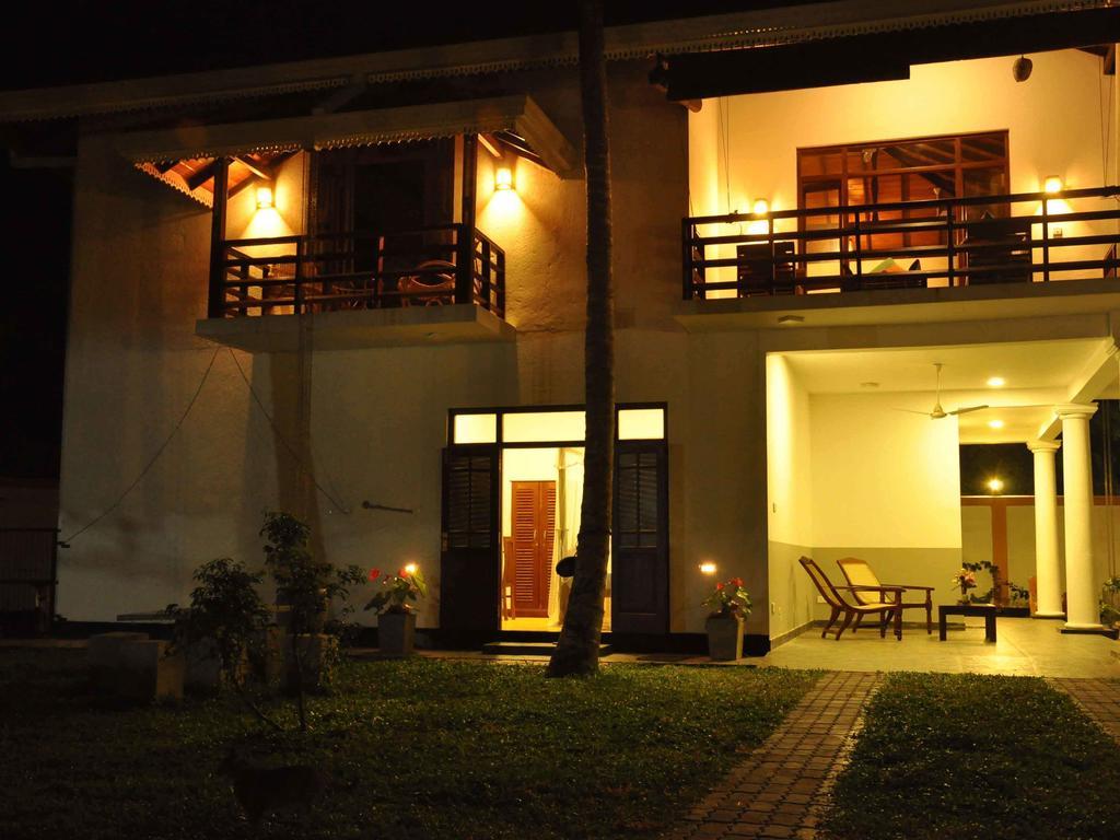 Helis Place Unawatuna Luaran gambar