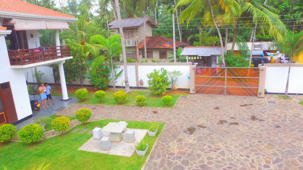 Helis Place Unawatuna Luaran gambar